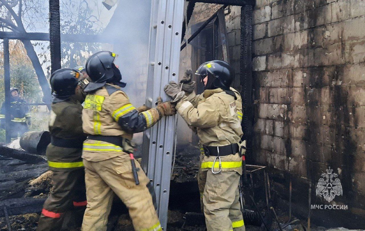 Раскаленная печь стала причиной пожара | 04.10.2023 | Копейск - БезФормата