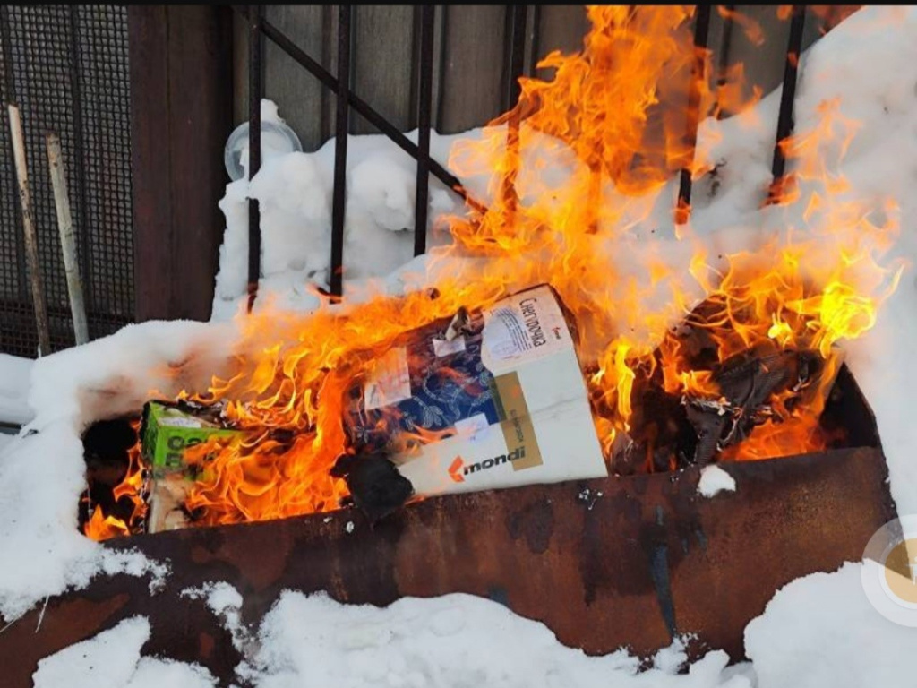 PA-MUhf2VgQ.jpg PA-MUhf2VgQ.jpg